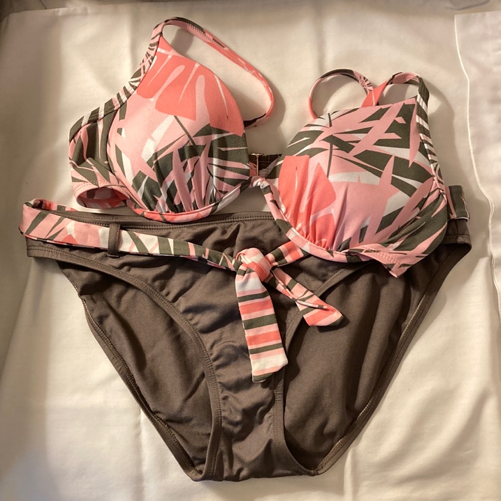 NWOT JAG 2 piece swimsuit L